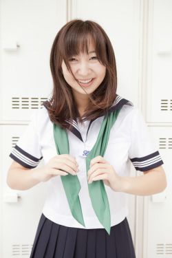 岳打开双腿开始配合